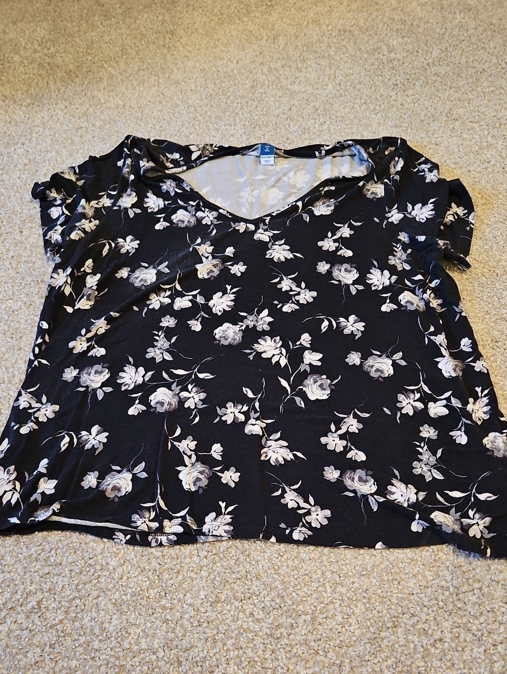 Old Navy Black Floral V-Neck Short Sleeve Top